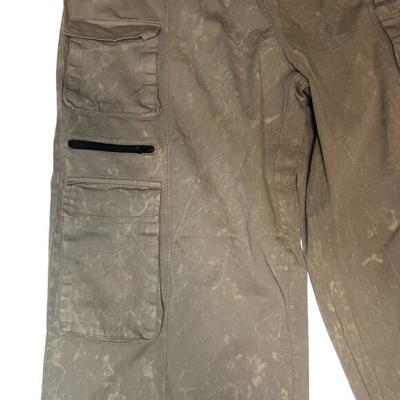 Pretty Little Thing Gray Cargo Pants Size 16 NWT - Picture 5 of 9